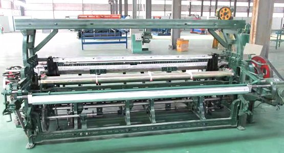 GA747 剑杆网织机